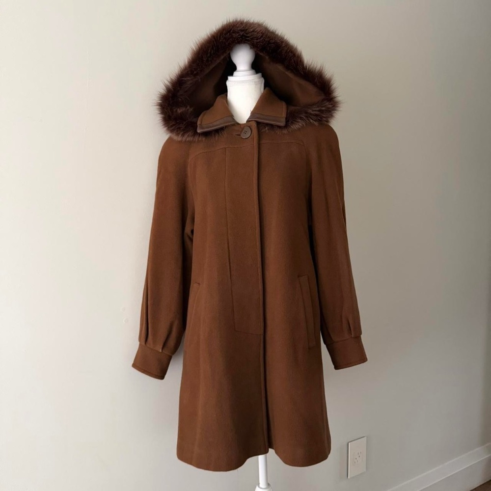 Vintage 100% Wool hooded brown coat with fur trim